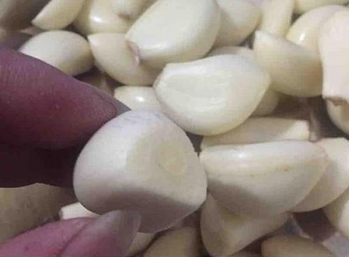 腌制臘八蒜，只加醋大錯特錯！加點“它”，蒜瓣更脆更香