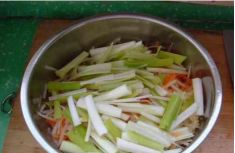 家常小咸菜腌制指南 從選料到腌制鹽的全攻略